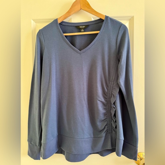 Simply Vera Vera Wang Tops - Simply Vera Vera Wang Women's Blue V-Neck Sweatshirt